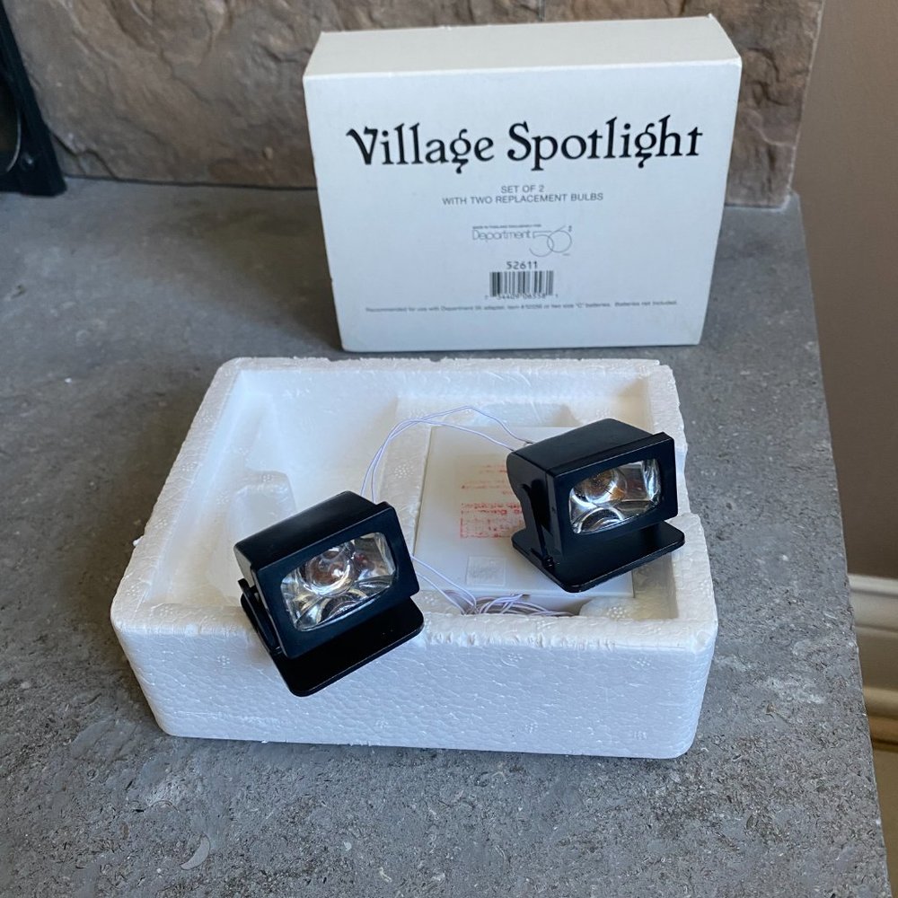 Dept. 56 Village Spotlight #52611, set of 2, Black